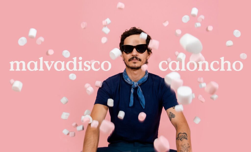 El mexicano Caloncho saca a relucir su talento en "Malvadisco"