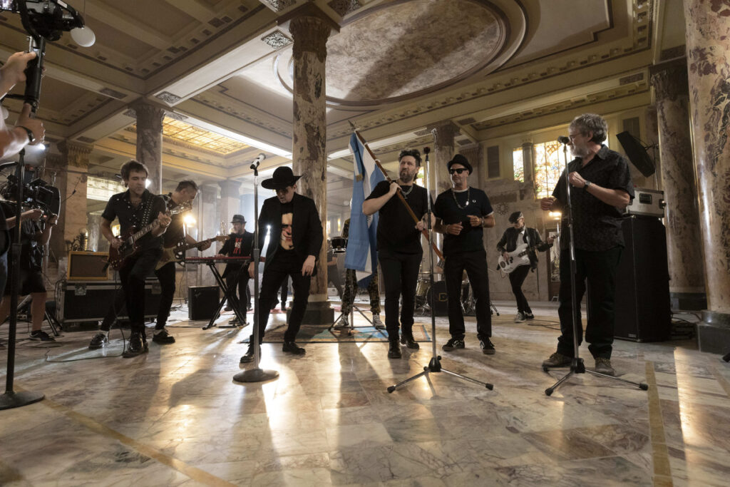 Los Auténticos Decadentes y Andrés Calamaro