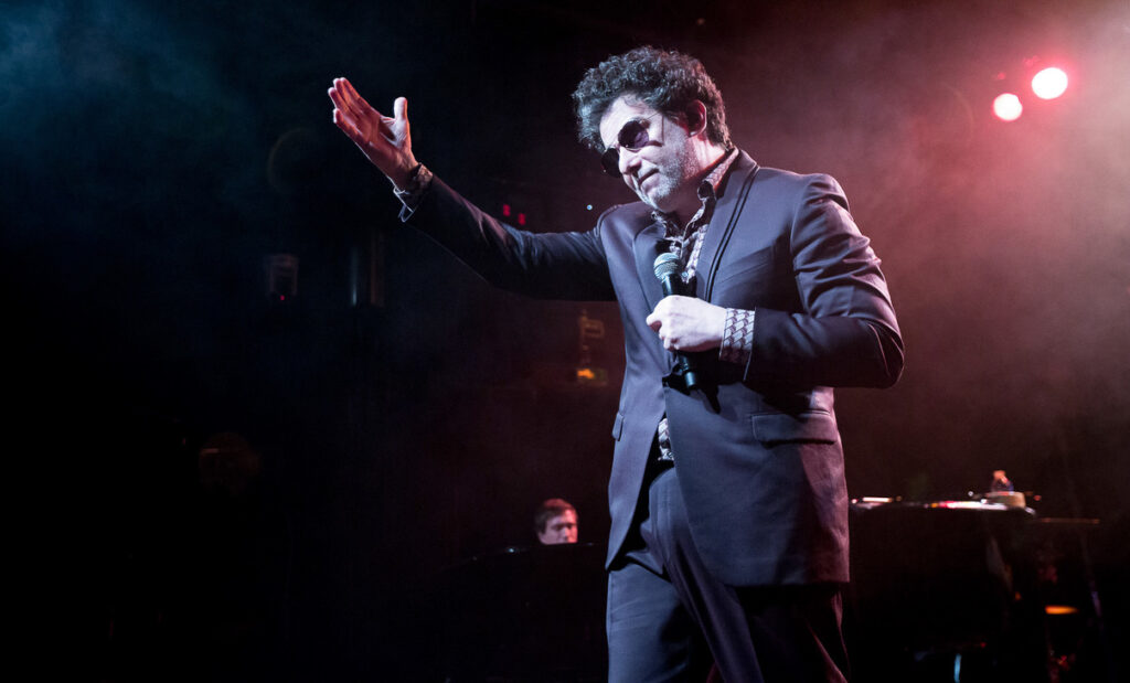 Andrés Calamaro estrena álbum en vivo plagado de éxitos imborrables